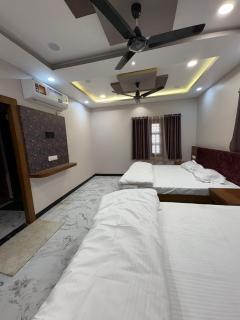 shree trilokeshwar guest house - 6