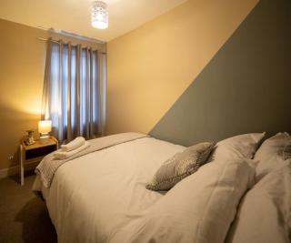 Contractors, Gloucester, LongTerm Bookings Wifi SmartTV - - 1