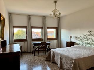 Large Three-bedroom Apartment with Canal View in Cannaregio - Venecia - 7
