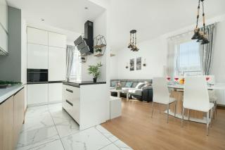 Exceptional 3-bedroom Apartment by Noclegi Renters - Łódź - 2