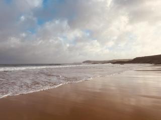 2 Bedrooms overlooking Little Petherick Creek - 9