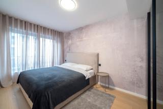 Optima Deluxe - Spacious 2BR - Private Garage - 1