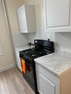 C8 Crown 1 Bedroom Apartment - 2