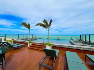 Apartamento pé na areia na praia do Bessa. AG 012. - João Pessoa - 2
