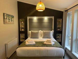 Hollicarrs - White Rose Lodge - 9