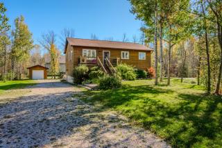 Cozy 4-season Cottage W Hot Tub - Miller Lake - 9