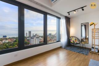 Seaview Sunrise 1BR at Tropicana 218 at Central Location & Food Hunt Friendly - George Town - 1