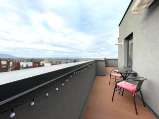 Blue Jay's Nest with AC and Stylish Terrace - Brasov - 0