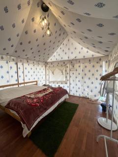 Yasnaya Camps - Bhowāli - 7