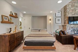 Gorgeous Mtn Villa, Ski, Golf, Pickleball, Pool, Hot Tub, Fitness - 2