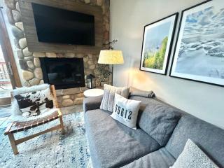 Ski in Ski out Townhome, Indoor and outdoor pools, hot tub, fire pits, and more - 1