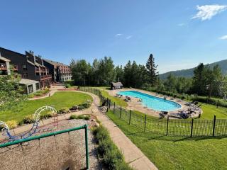 Condo at Lutsen Mtn, Ski in Ski out, Gorgeous views of Moose Mtn - Lutsen - 9