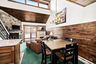 Condo at Lutsen Mtn, Ski in Ski out, Hike, Bike, Ski, Swim, etc - 6