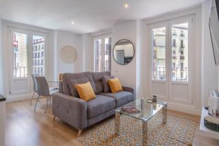 Charming Apartment for 4 Steps away from Mercado de San Miguel , Calle Mayor IV - Madrid - 0