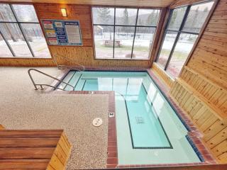 Top Flr Ski-In/Ski-Out Condo | Hot Tub & Pool - 7