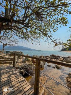 Casa c/ piscina a poucos mts da praia Feiticeira - Ilhabela - 3