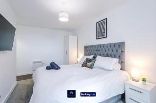 old 516 listing - Manchester - 3