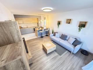 June's Urban Residence - Brasov - 8