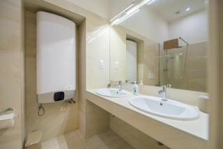 Spacious 3 bedroom, 3 ensuite bathroom elegant apartment near the Opera House - Budapest - 3