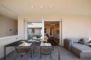 Luxury House - Small Heated Pool - 7