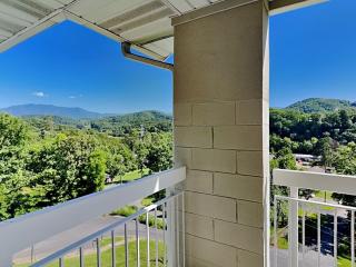 Beyond Blessed Whispering Pines 551 - Pigeon Forge - 1