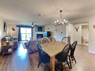 Relaxing River Cedar Lodge 704 - 9