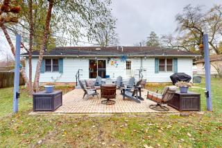 Four Bedrooms & a Beach - Lakeside - 7