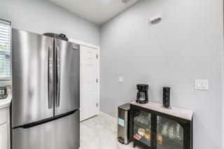 Small-Town Charm and Patio Dining Home in Madera! - Madera - 2