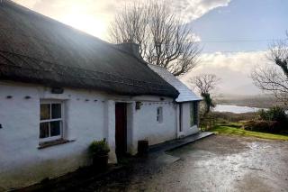 Private Thatched Cottage - with views - Letterkenny - 4