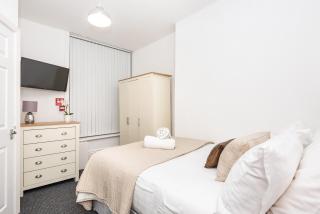 Velvet Coaster Apartments - 5