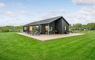 Gorgeous Home In Glesborg With Kitchen - Glesborg - 2