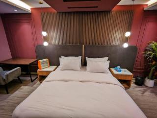 Two Bed Apartment -GoldCrest Mall & Residency - Lahore - 4