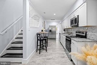 Beautiful 2 bedroom Apt on Morton st Nw - Washington - 1