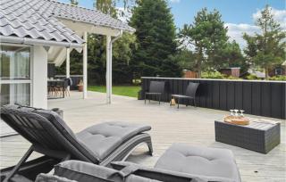 4 Bedroom Cozy Home In Væggerløse - 3