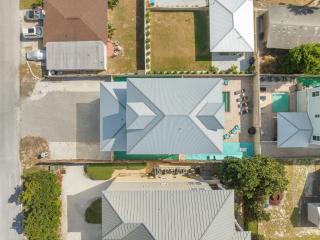 Three Master Bedrooms! Easy Beach Access! Gulf Views - Panama City Beach - 5