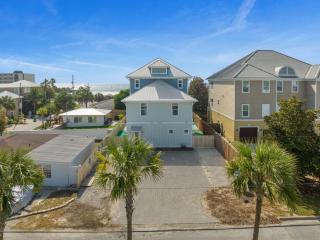 Three Master Bedrooms! Easy Beach Access! Gulf Views - Panama City Beach - 1