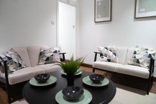 Modern, Cozy 3-bed House in London perfect for families, contractors and groups! - Londra - 5