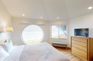 Finisterre Cottage - Yachats - 1