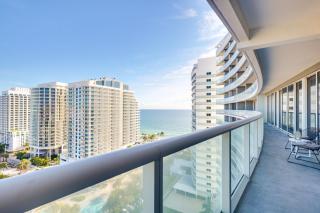 Modern Condo Walk to Fort Lauderdale Beaches! - Fort Lauderdale - 0