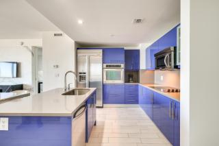 Resort-Style Fort Lauderdale Condo Balcony and View - Fort Lauderdale - 1