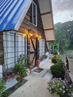 Canada House Queen bed in 2nd floor dbl sofa bed in 1st floor BBQ Private pool, river - Jarabacoa - 7