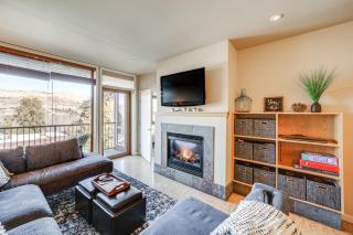 Walk to the Lake Chelan Condo with Mtn Views! - 7