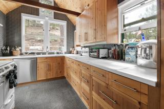 Mountain Cottage - Hot Tub! Walk to Lake and National Forest Hiking Trails - 1