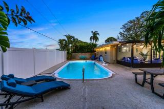 Seminole Shores Private Pool Outdoor Games Wifi - Redington Shores - 0