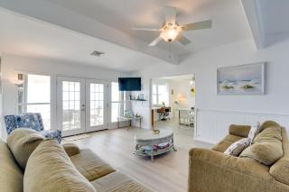 Oceanfront Home with Deck and Views in Galveston! - 8