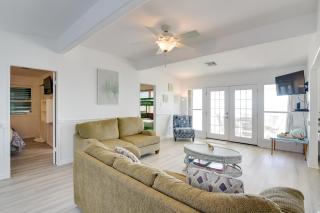 Oceanfront Home with Deck and Views in Galveston! - Galveston - 7