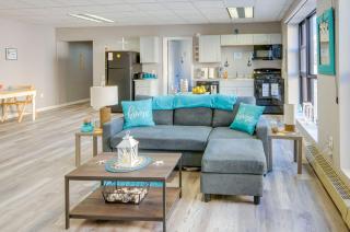 Updated Del Norte Apartment, Walk to Downtown! - 7