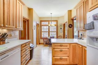 Eau Claire Retreat Close to Chippewa Riverfront! - Eau Claire - 1