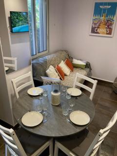 Centre-ville de Cannes 100 m mer - 2