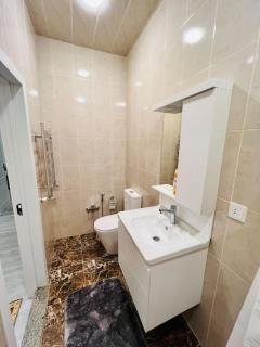 Secrets Center Apartment - Baku - 8